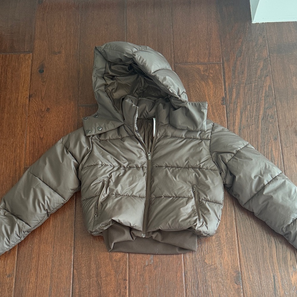 ALO Yoga Brown Puffer Jacket